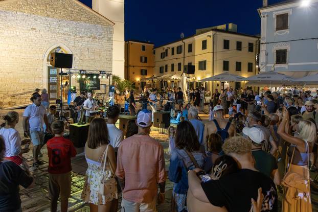 Fažana: Održana manifestacija "Rapsodija u plavom"