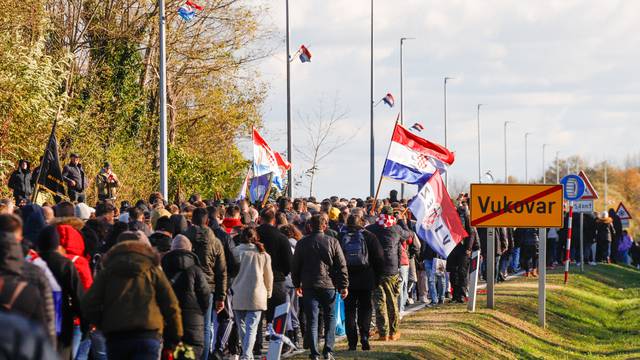 150 tisuća ljudi u najmasovnijoj koloni sjećanja u Vukovaru