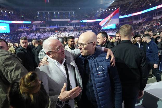 U Beogradskoj Areni održan je skup Srpske napredne stranke "Srbija - naša obitelj"