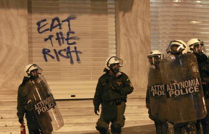 Krpanje rupe bez dna: Grčka će iznajmljivati i svoje policajce