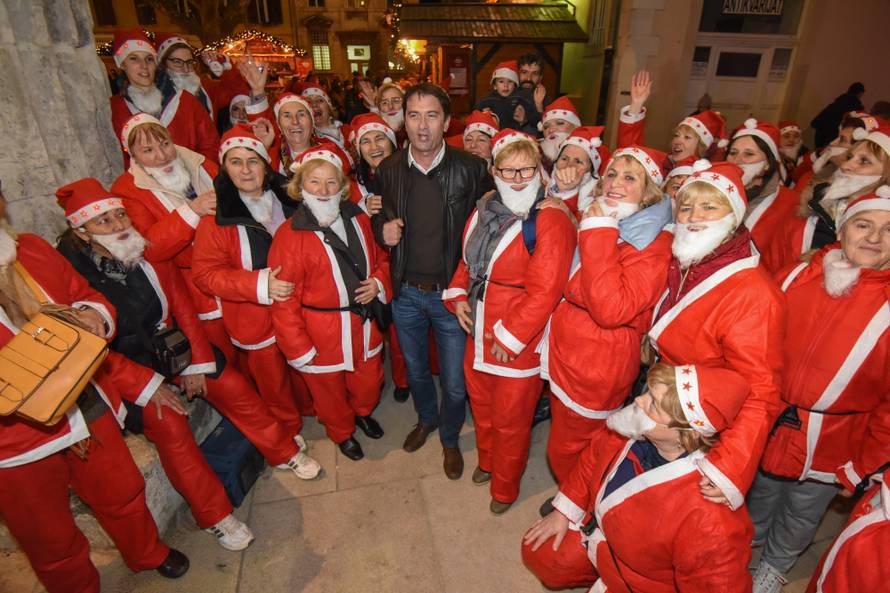 Advent u Zadru: Veseli Djedovi Božićnjaci protrčali su gradom