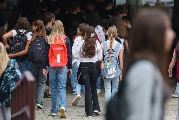 Zagreb: Prvi dan školske godine u OŠ Medvedgrad