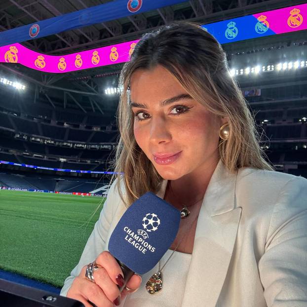 FOTO Fatalna plavuša tečno govori čak četiri jezika, a prije novinarstva bila je konobarica