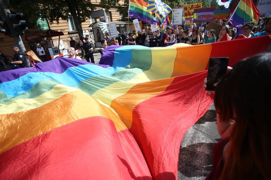 Nekoliko tisuća ljudi u Povorci ponosa: Želimo ljubav i slobodu