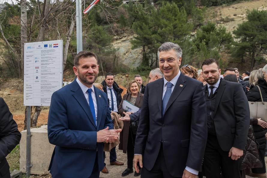 Solin: Andrej Plenković u društvu ministara otvorio je radove na pročistaču vode