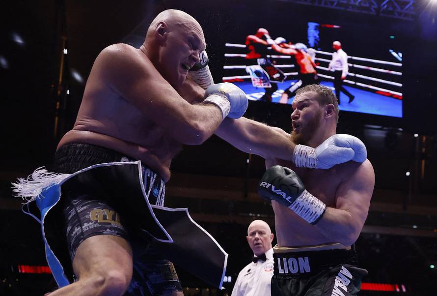 Tyson Fury v Arslanbek Makhmudov
