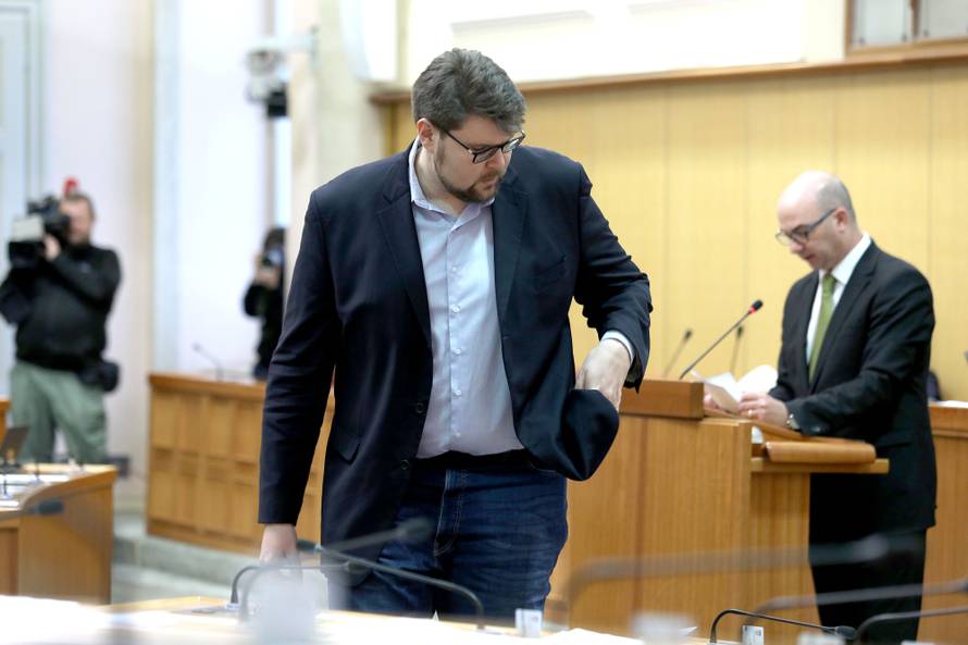 Zagreb: Sabor danas glasuje o mirovinskoj reformi i zakonu o udomljavanju