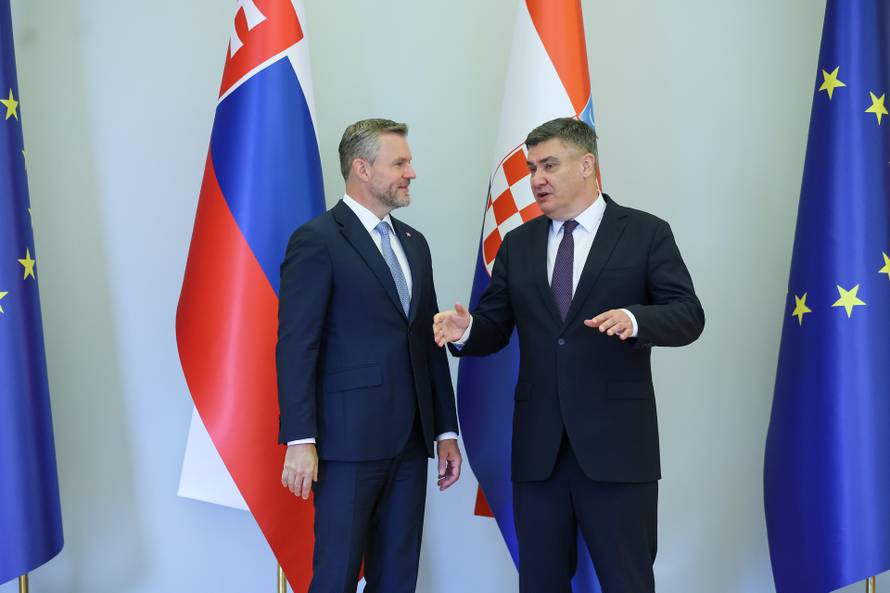 Zagreb: Svečani doček za predsjednika Slovačke u Uredu predsjednika RH