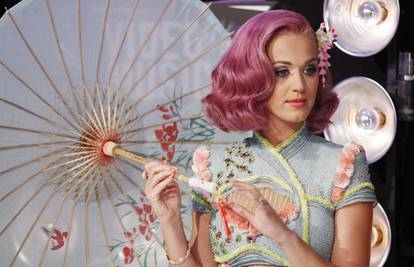 Katy Perry:  Odijevat ću se kao klaun i kad budem stara bakica