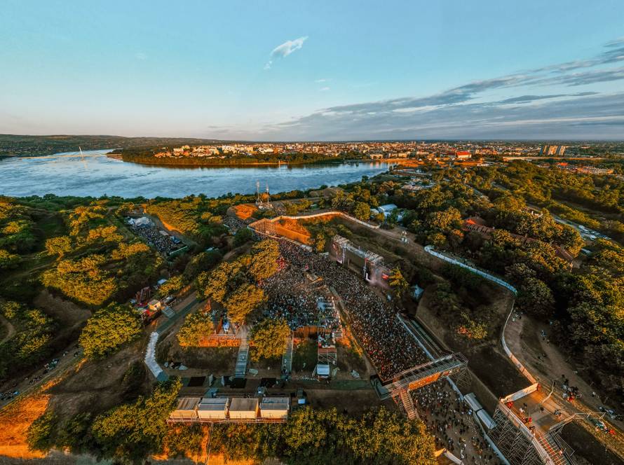 Cijene na EXIT-u: Za reciklažu se dobije gratis pivo,  pića i hrana puno pristupačniji nego kod nas