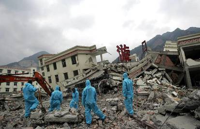 Kina: Izvukli ga iz ruševina čak 11 dana nakon potresa