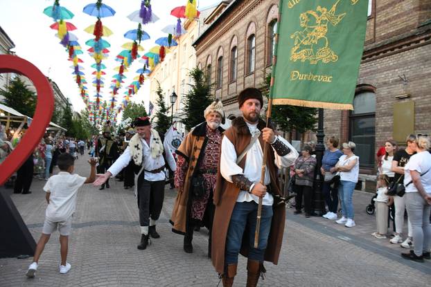 Bjelovar: U carskoj povorci sudjelovalo više od 600 sudionika