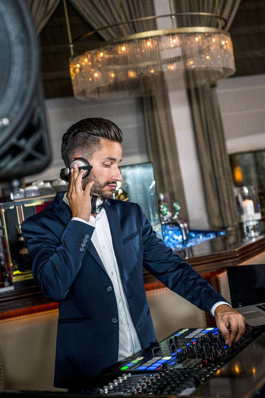 Doček 2018. u The Clubu Esplanade uz party sa stilom