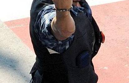 Depp 'znakovnim jezikom' pozdravio paparazze u Nici