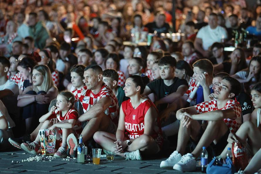 Osijek: Zajedničko gledanje utakmice Engleska  - Hrvatska 