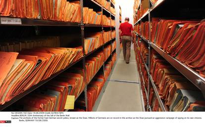 Rekonstruiraju brojne Stasijeve dokumente od milijuna papirića