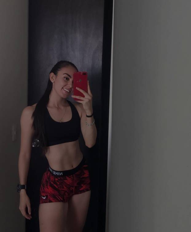 FOTO Nekad kraljica ljepote, a danas nogometna sutkinja. Selene oduzima dah na terenu