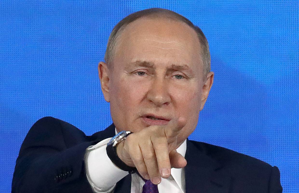 Putin pozvao vladu: Povećajte mirovine, socijalne naknade i plaće državnim službenicima