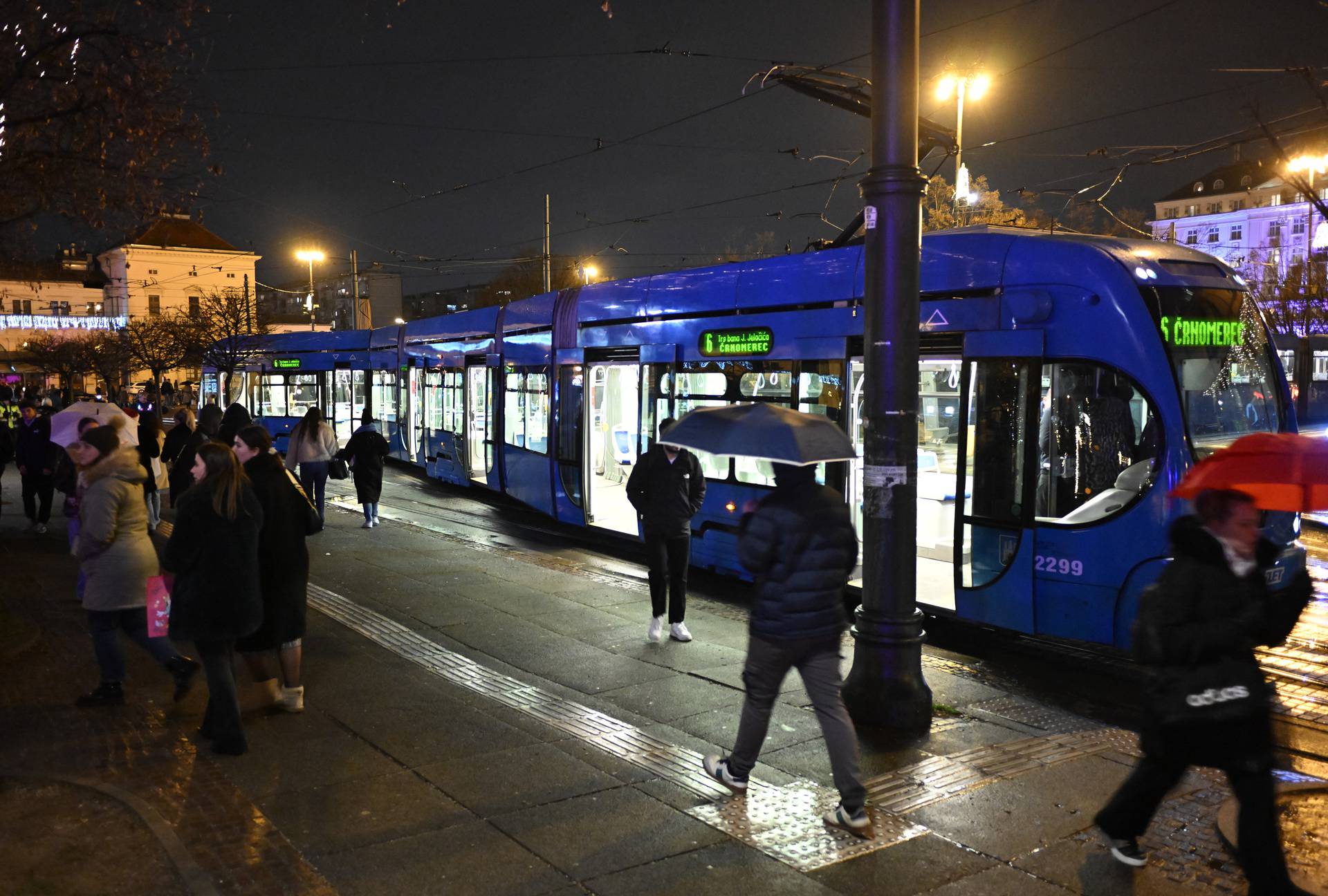 Zagreb: Zet-ova "šestica" iskočila iz tračnica kod Trga kralja Tomislava