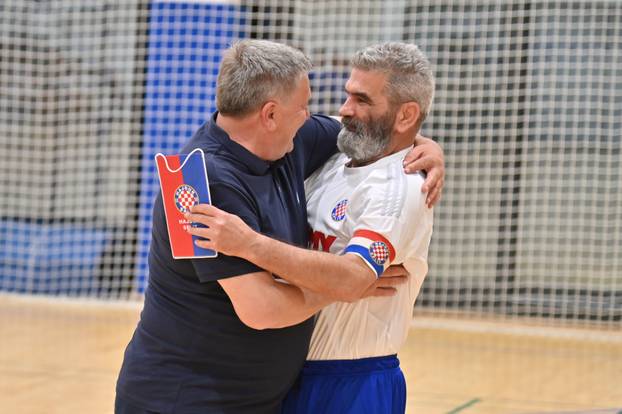 Makarska: Donatorska utakmica veterana Hajduk - Dinamo za Mladena Bartolovića