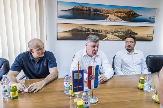 Zoran Milanović održao sastanak u Gradskom poglavarstvu Omiša