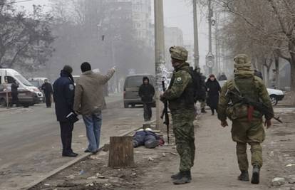 Separatisti raketirali Mariupolj, poginulo 30, ranili stotinu ljudi