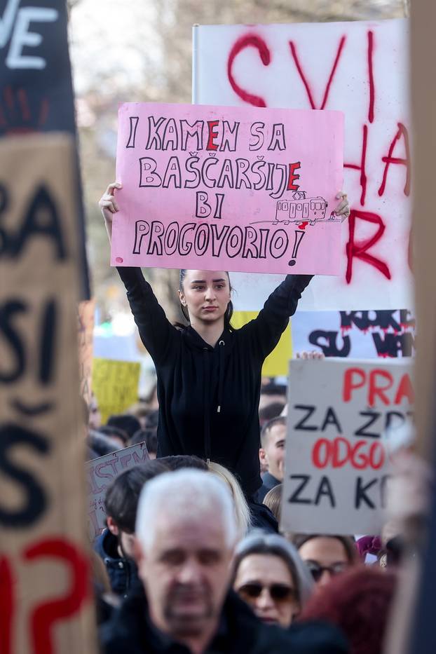 Prosvjedi u Sarajevu se nastavljaju, traži se pravda za poginulog mladića i ozlijeđene u tramvajskoj nesreći