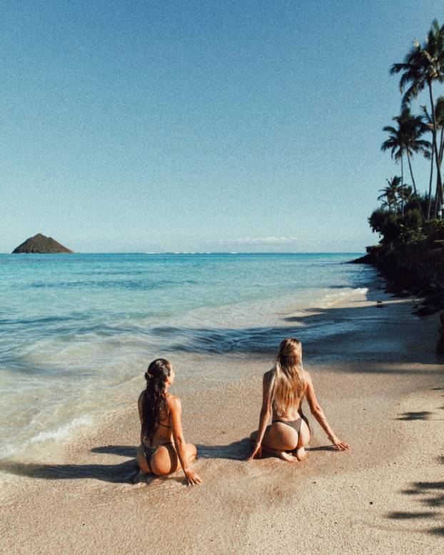 FOTO Lijepa Chelsea očarala je milijune fantastičnim fotkama sa svojih putovanja
