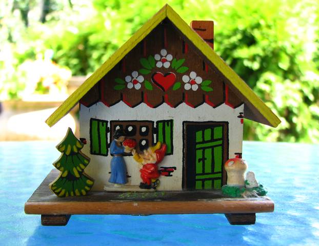 German house with Snow White and a Dwarf