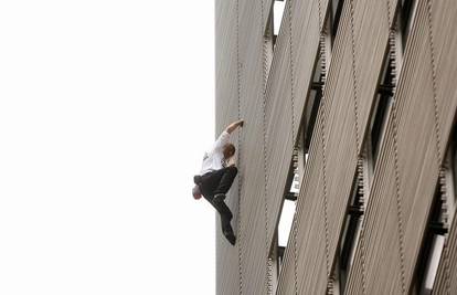 Spiderman uhićen nakon penjanja na 52. kat zgrade