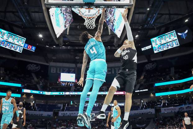 NBA: Los Angeles Clippers at Charlotte Hornets