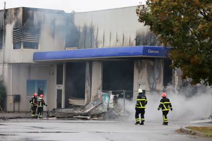 FOTO Vatrena apokalipsa: Ovo su izgorena skladišta u Osijeku!