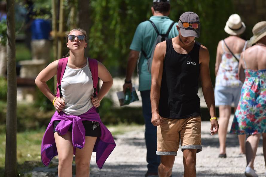 (Pre)topli travanj: Srušili smo rekorde, vani se penje do 30°C