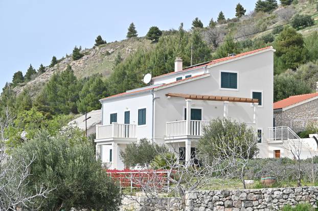 Vila Pokora u Omišu