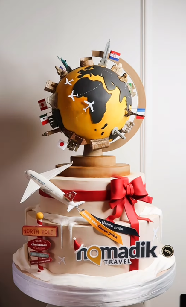 FOTO Maja Šuput proslavila je 46. rođendan - pogledajte tortu koja je bila hit večeri