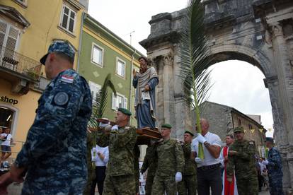 FOTO U Puli velikom procesijom proslavili zaštitnika sv. Tomu