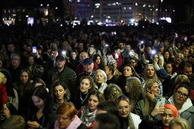 Suze i pjesma u Sarajevu u čast Halidu Bešliću 