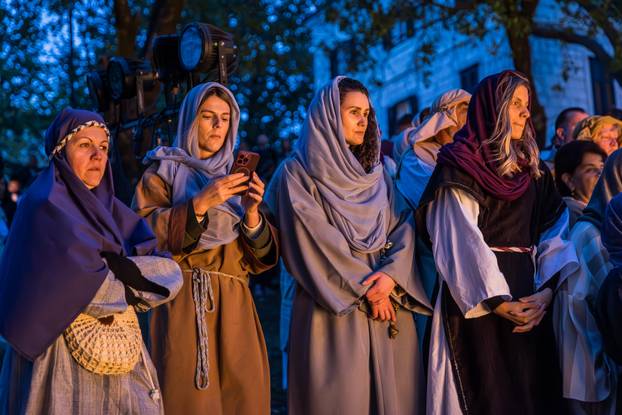 Imotski: Uprizorenje 24. Žive slike Muke Isusove