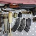 FOTO Policija intervenirala zbog nasilja u obitelji pa u ku&cacute;i na&scaron;la arsenal oru&zcaron;ja. Uhitili mu&scaron;karca