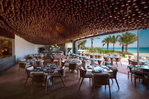 FOTO Shebara Resort je dragulj moderne arhitekture! Spavate u 'školjki' koja pluta na moru...