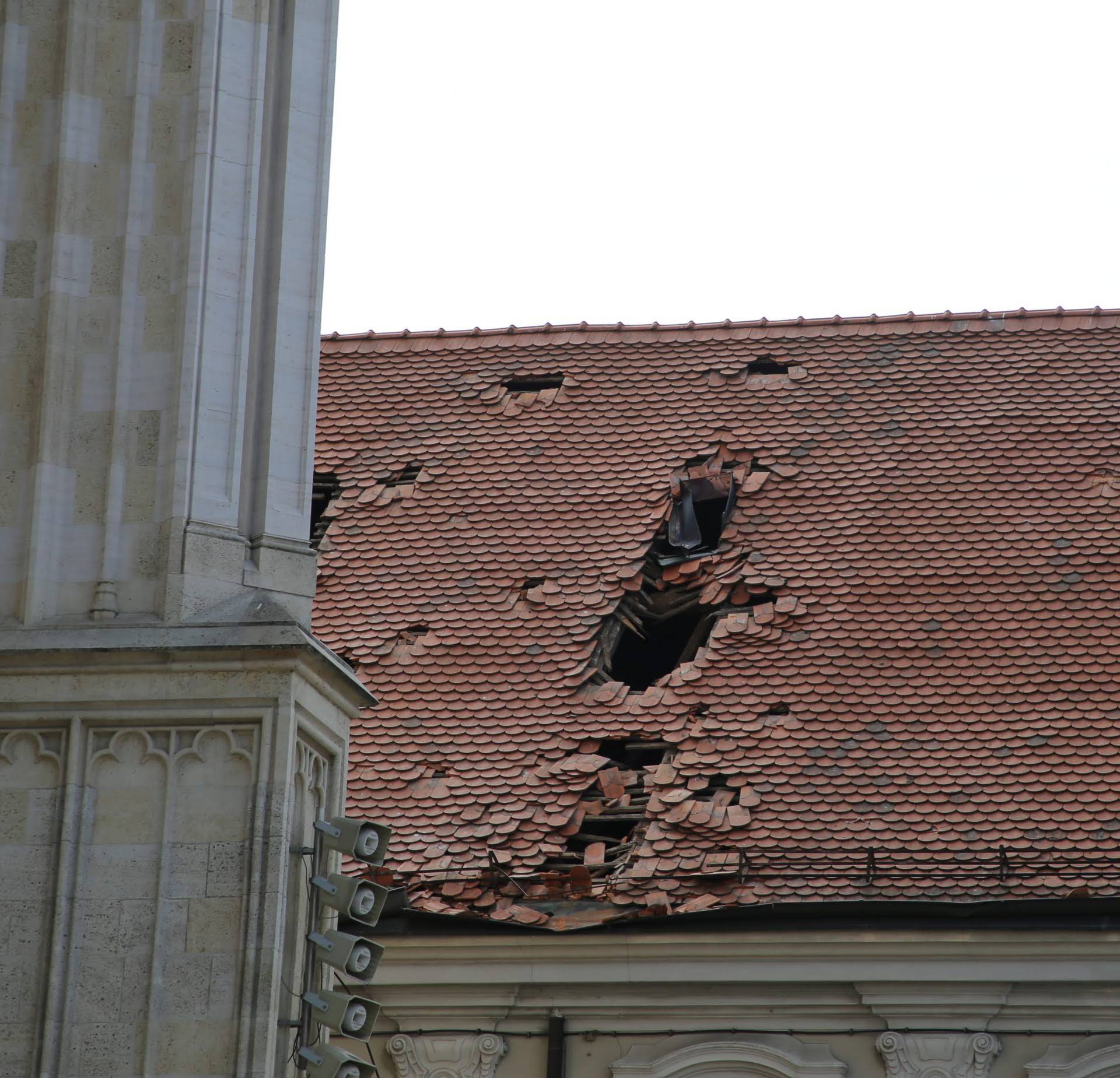 Biskupija objavila fotografije uništenja katedrale i dvora