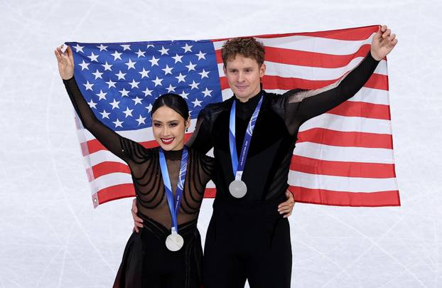 Figure Skating - Ice Dance - Victory Ceremony