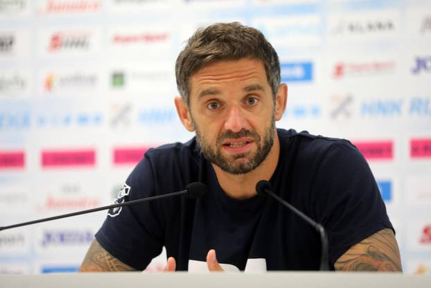 Rijeka: Coach Radomir? Alova? at a press conference