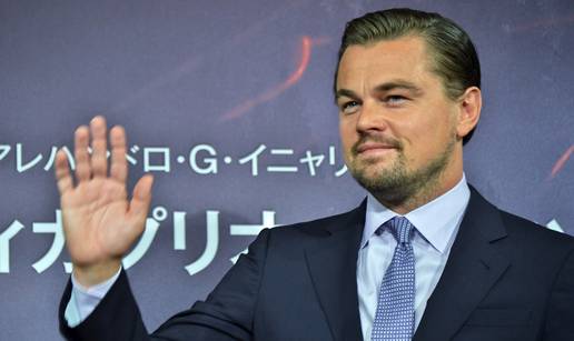 DiCaprio je s djevojkom Ninom imao sudar u posuđenom autu