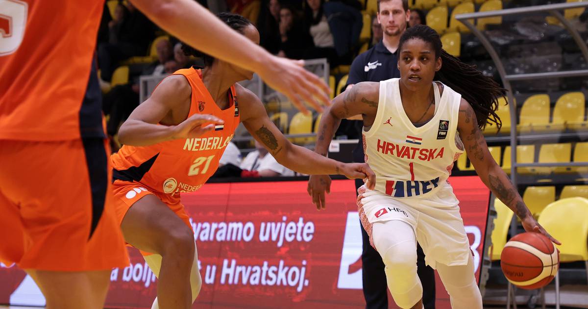 Basketball players go to Spain without the injured Shavonta Zellous