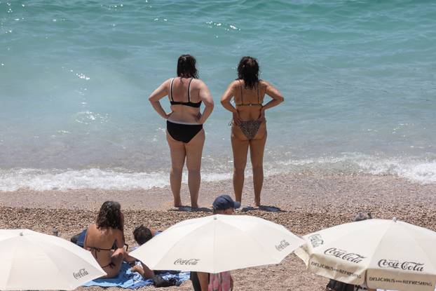 Pravo ljeto na plaži Banje u Dubrovniku