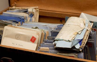 Na tavanu našli 800 ljubavnih pisama starih preko 50 godina
