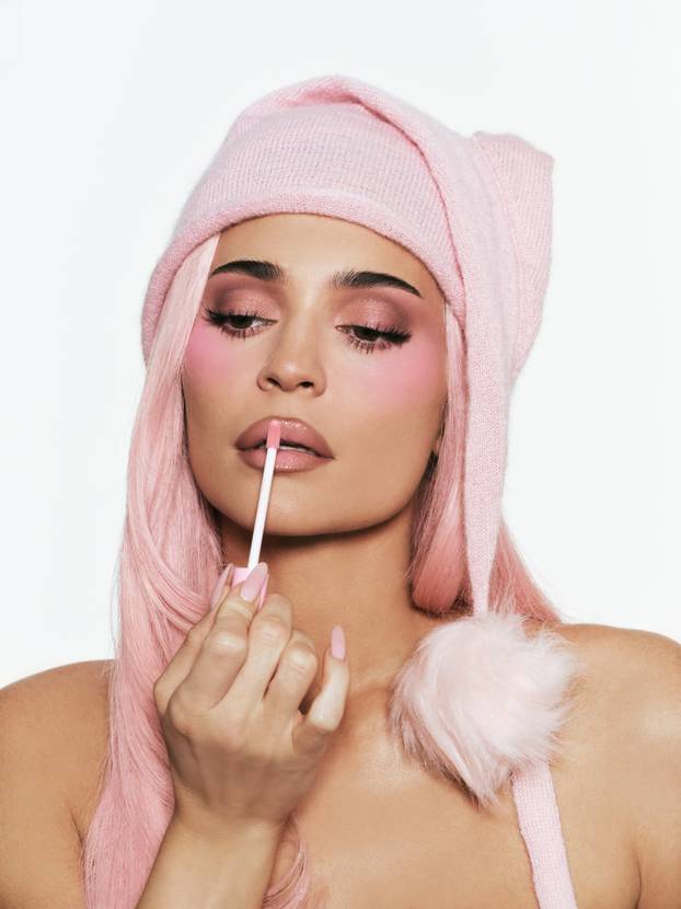 FOTO Ho, ho, ho! Kylie Jenner već je pozirala kao Baka Mraz, ali s puno manje odjeće na sebi