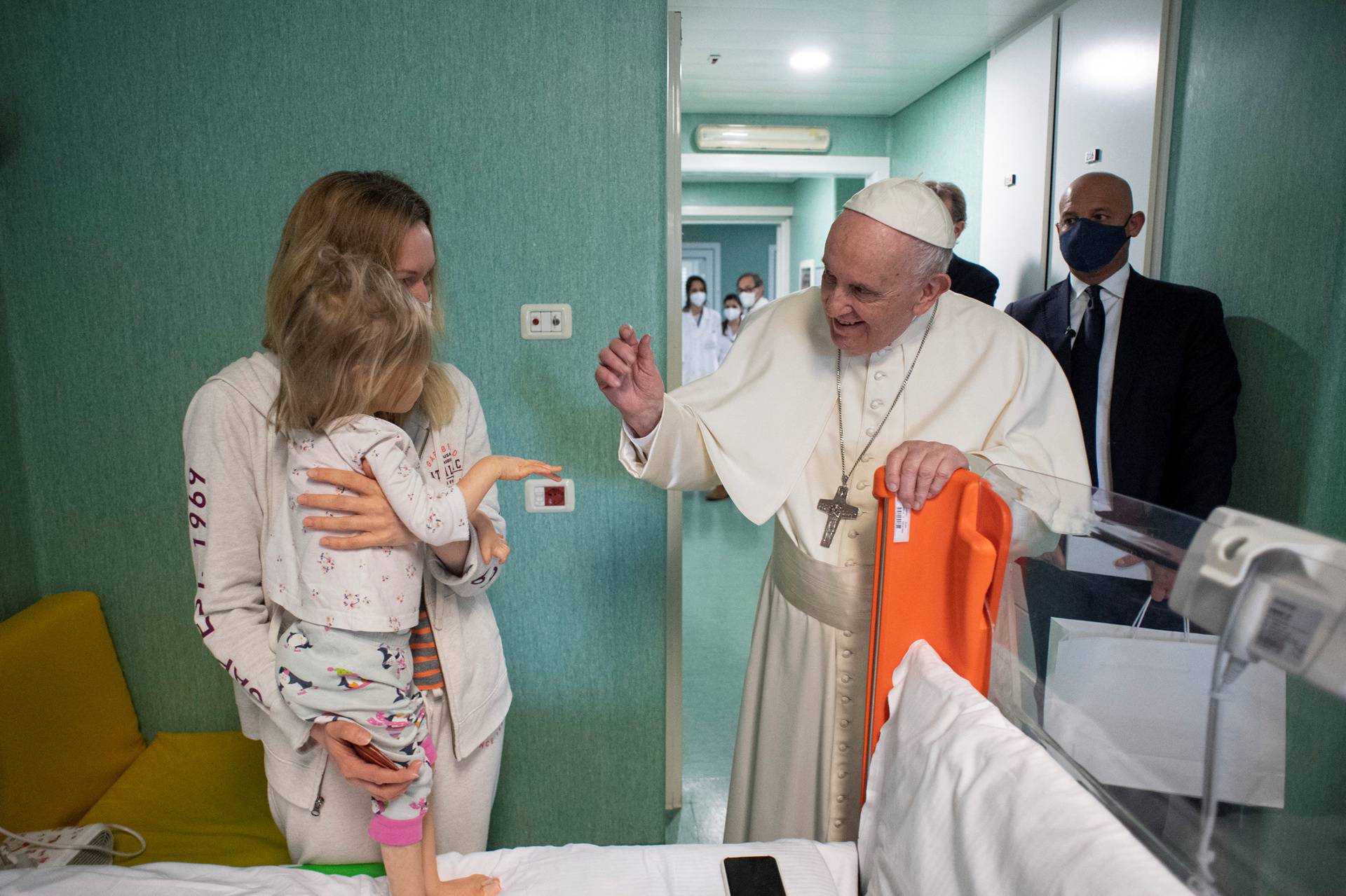 Pope Francis visits Bambino Gesu Pediatric Hospital to thank for caring for Ukrainian children