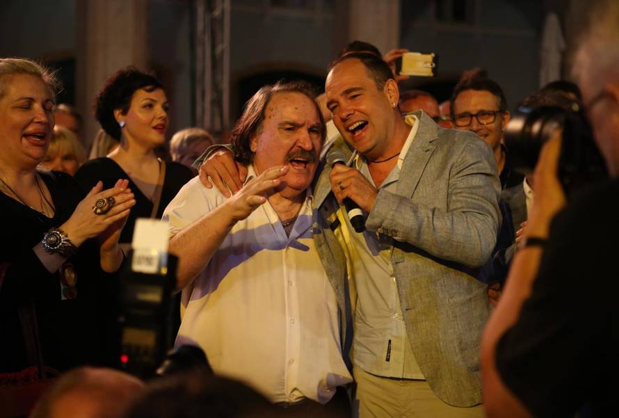 Na 'svoju večer' stigao i Mišo, publika ga dočekala ovacijama